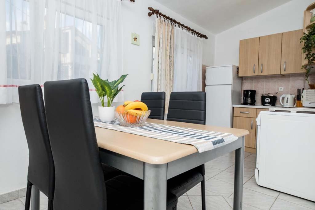 Apartmani Luka Banjol Εξωτερικό φωτογραφία