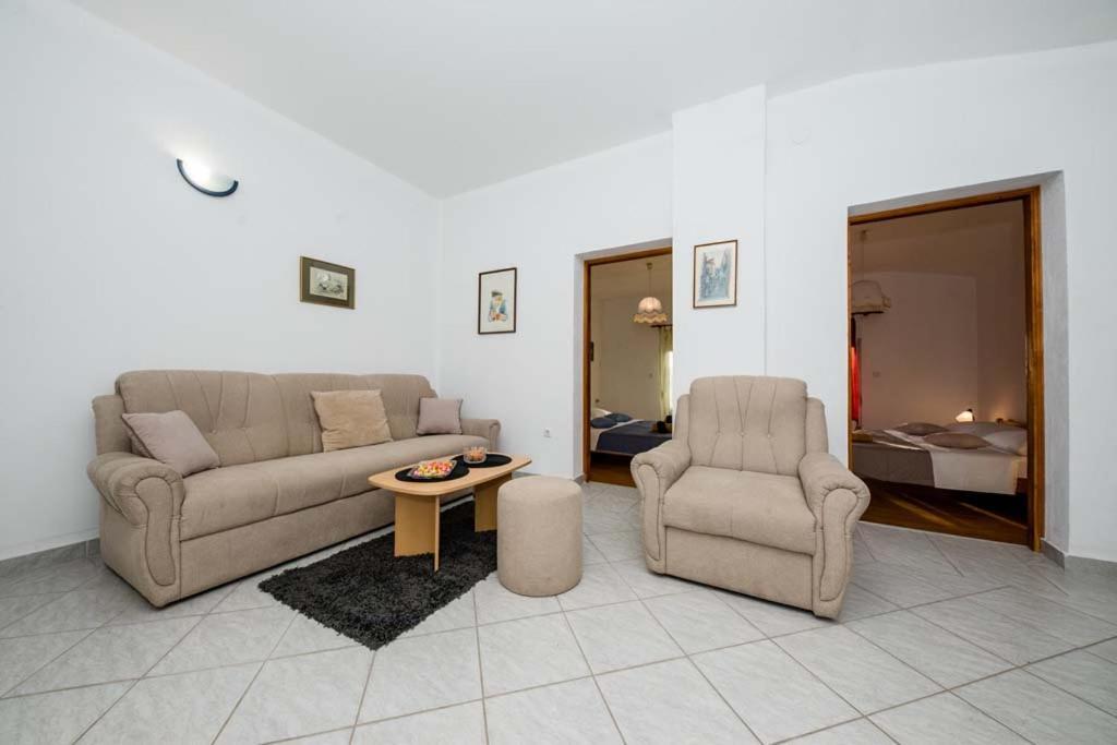 Apartmani Luka Banjol Εξωτερικό φωτογραφία